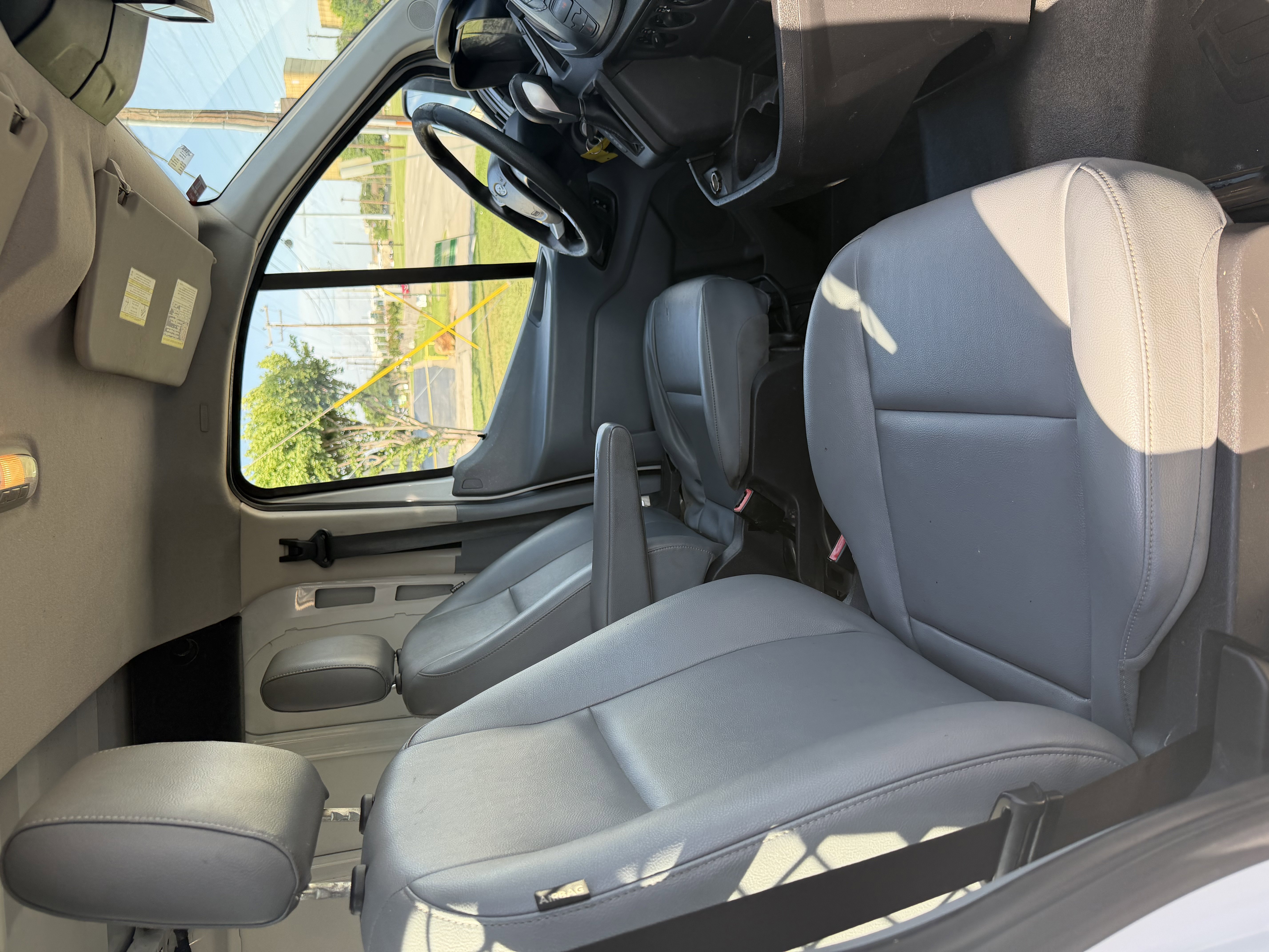 Used 2019 Ford Transit 150 130 Low Roof RWD image 6
