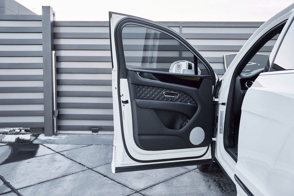 Used 2022 Bentley Bentayga image 27