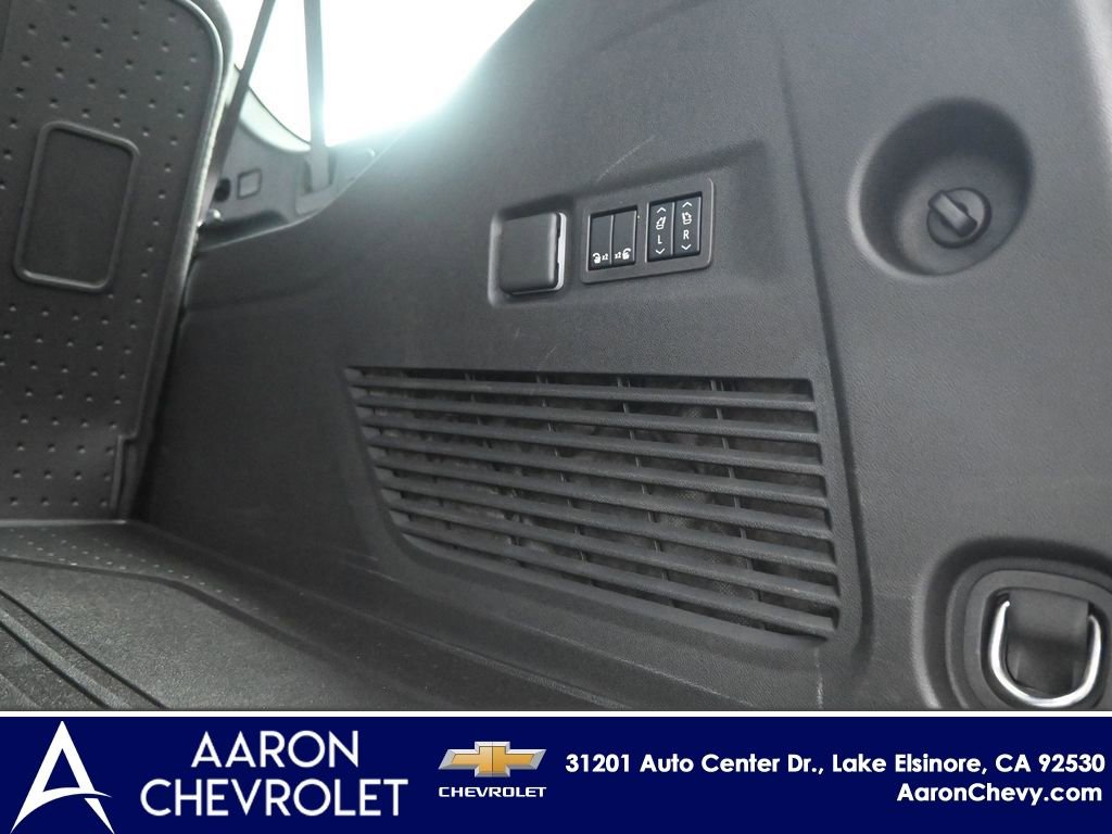 New 2025 Chevrolet Suburban Premier w/ LPO, Illumination Package image 23