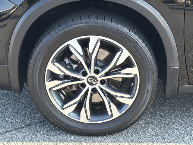 Used 2018 INFINITI QX30 AWD image 13