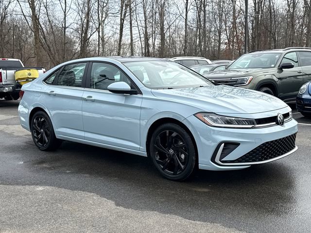 Certified 2025 Volkswagen Jetta SE w/ Sunroof Package image 2