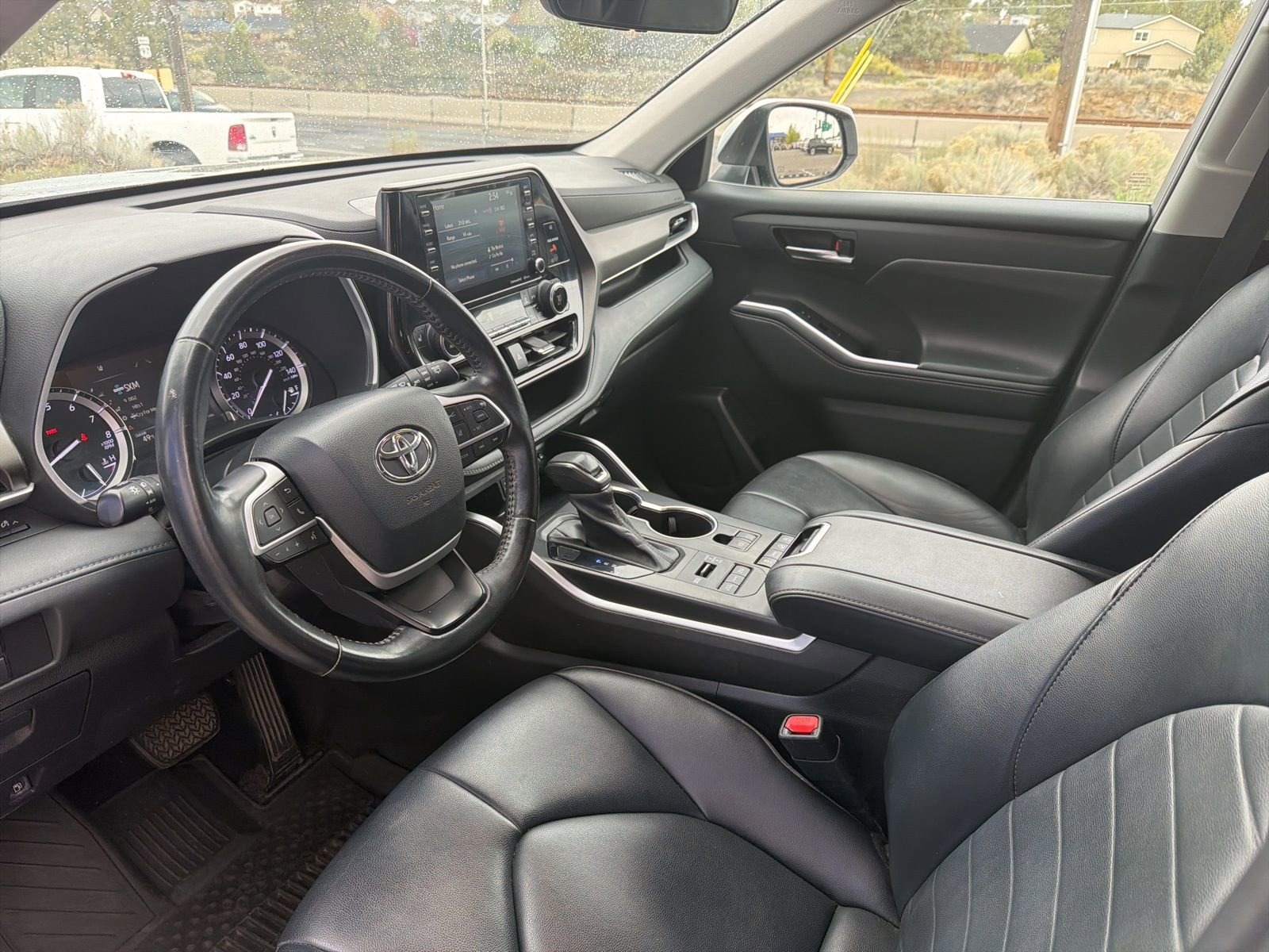 Used 2022 Toyota Highlander XLE AWD/4WD image 20