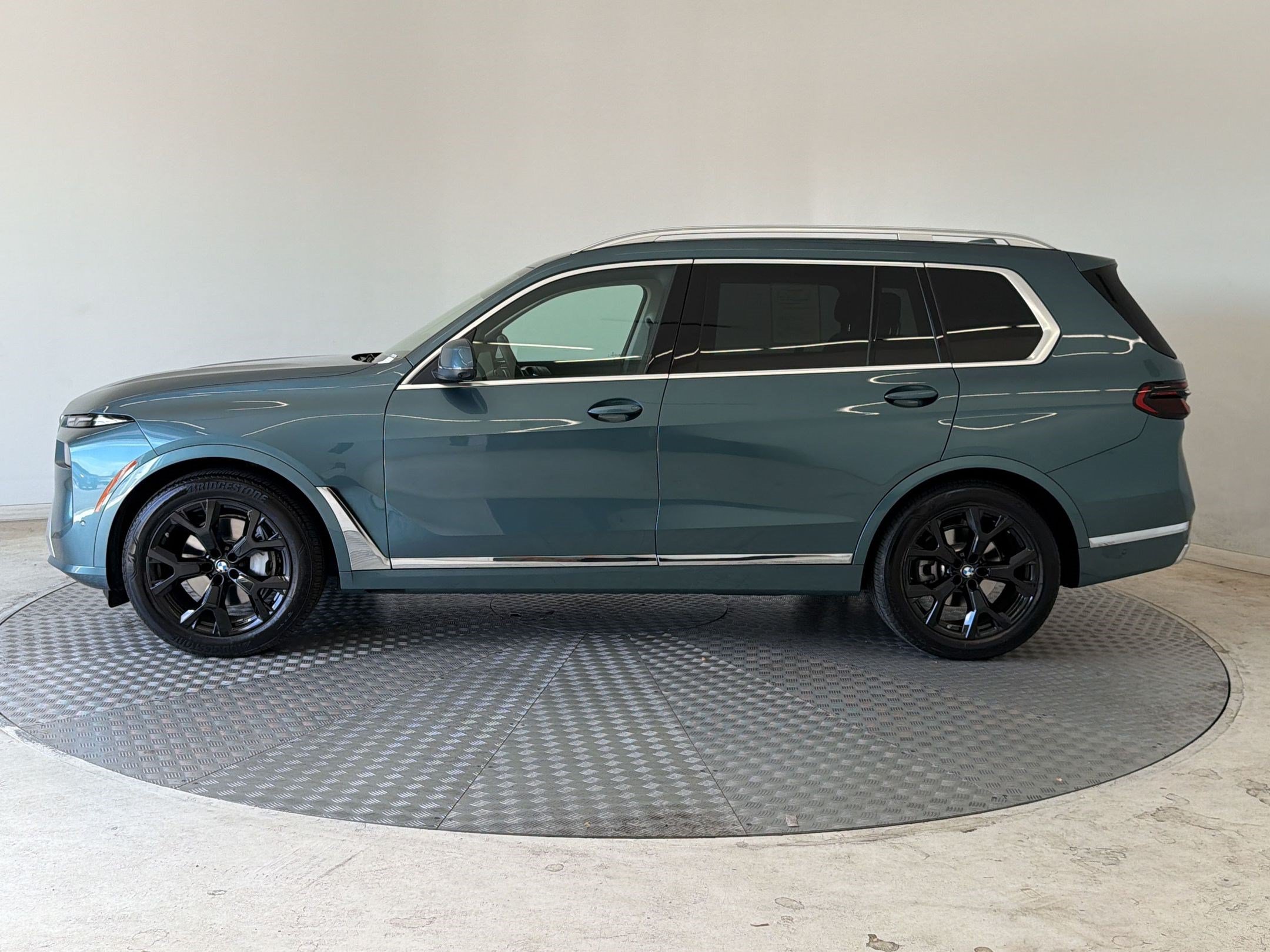 Used 2026 BMW X7 xDrive40i w/ Executive Package AWD/4WD image 2