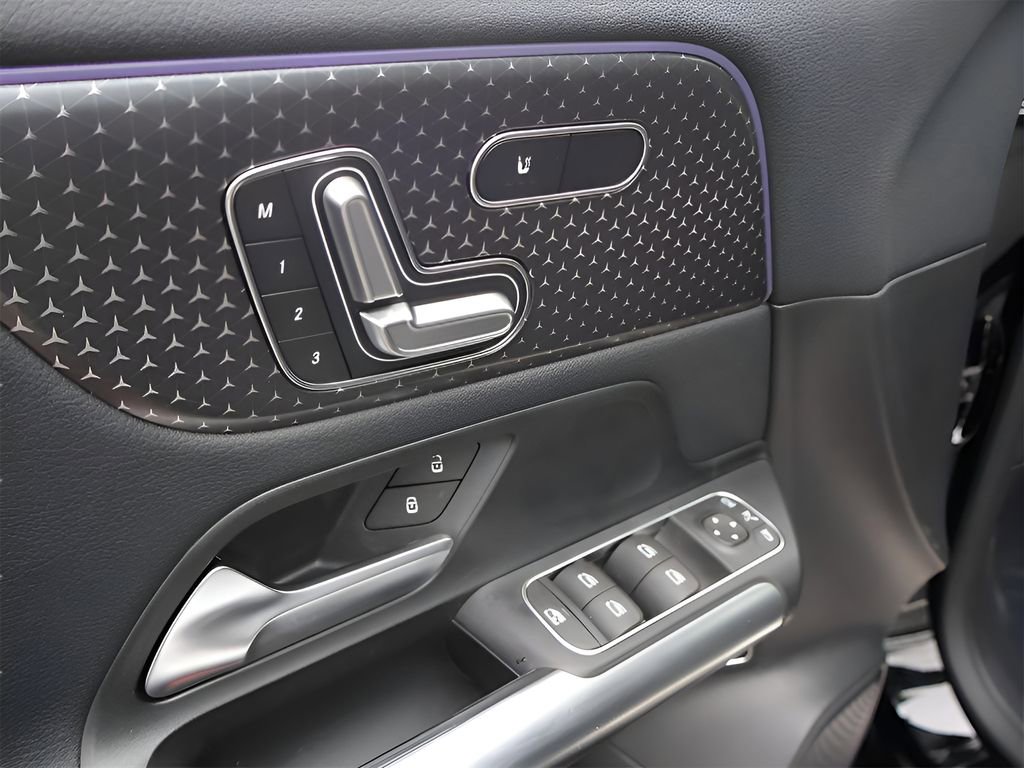 Certified 2025 Mercedes-Benz GLA 250 4MATIC image 48