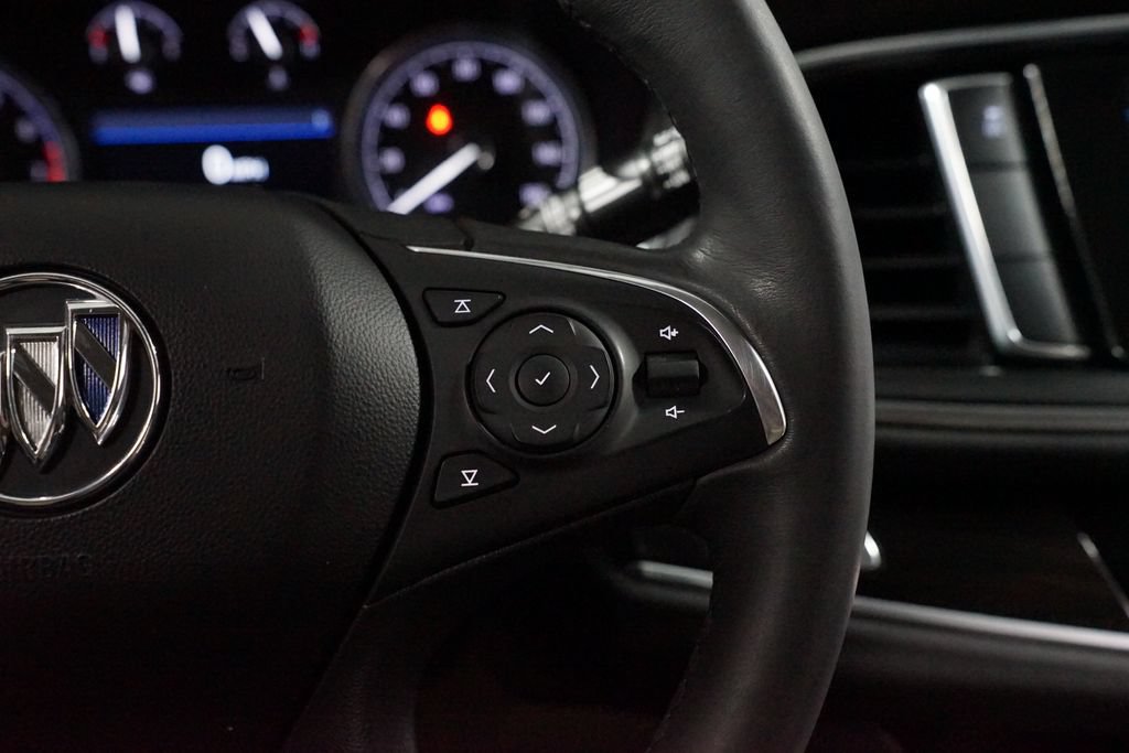 Used 2020 Buick Enclave Essence FWD image 13