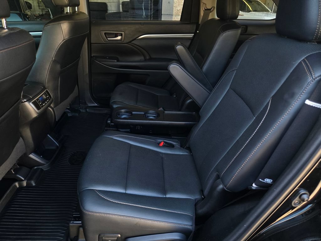 Used 2019 Toyota Highlander Limited AWD/4WD image 14