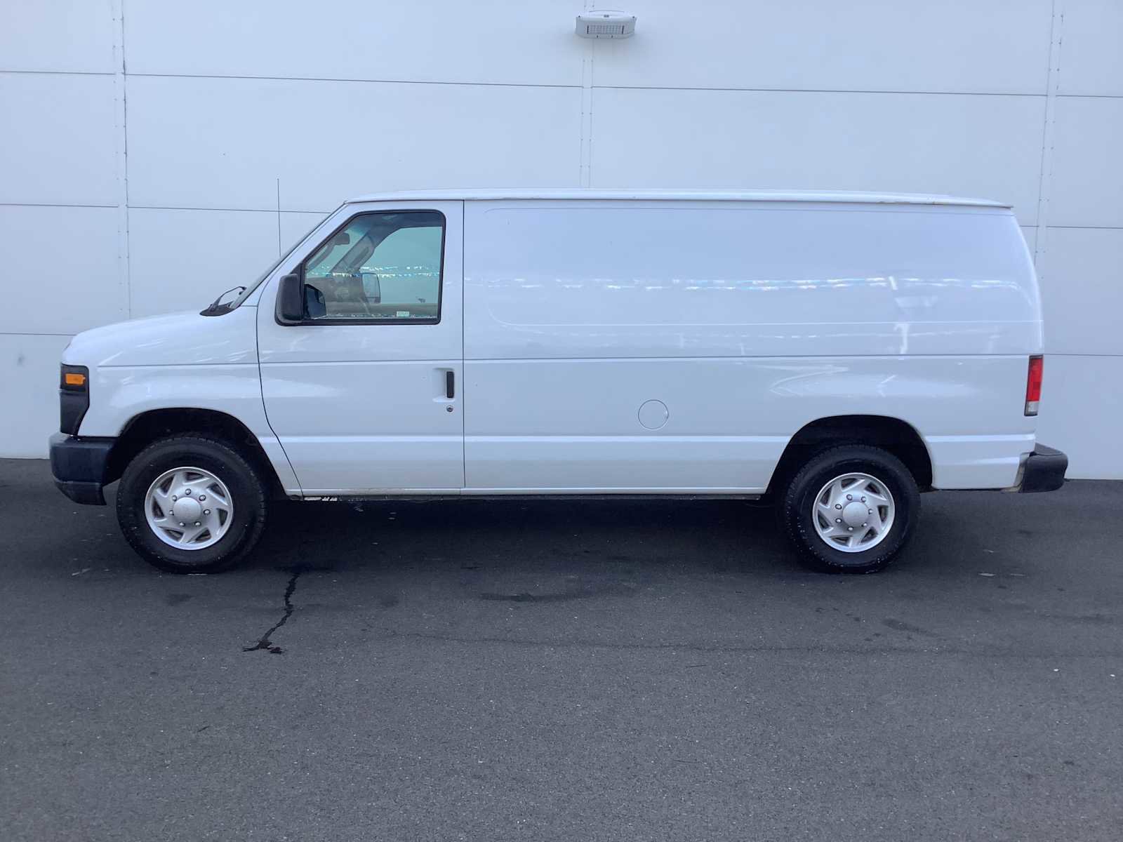 Used 2014 Ford E-250 and Econoline 250 image 3