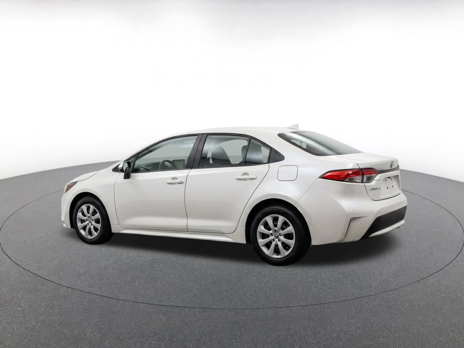 Used 2025 Toyota Corolla LE FWD image 7