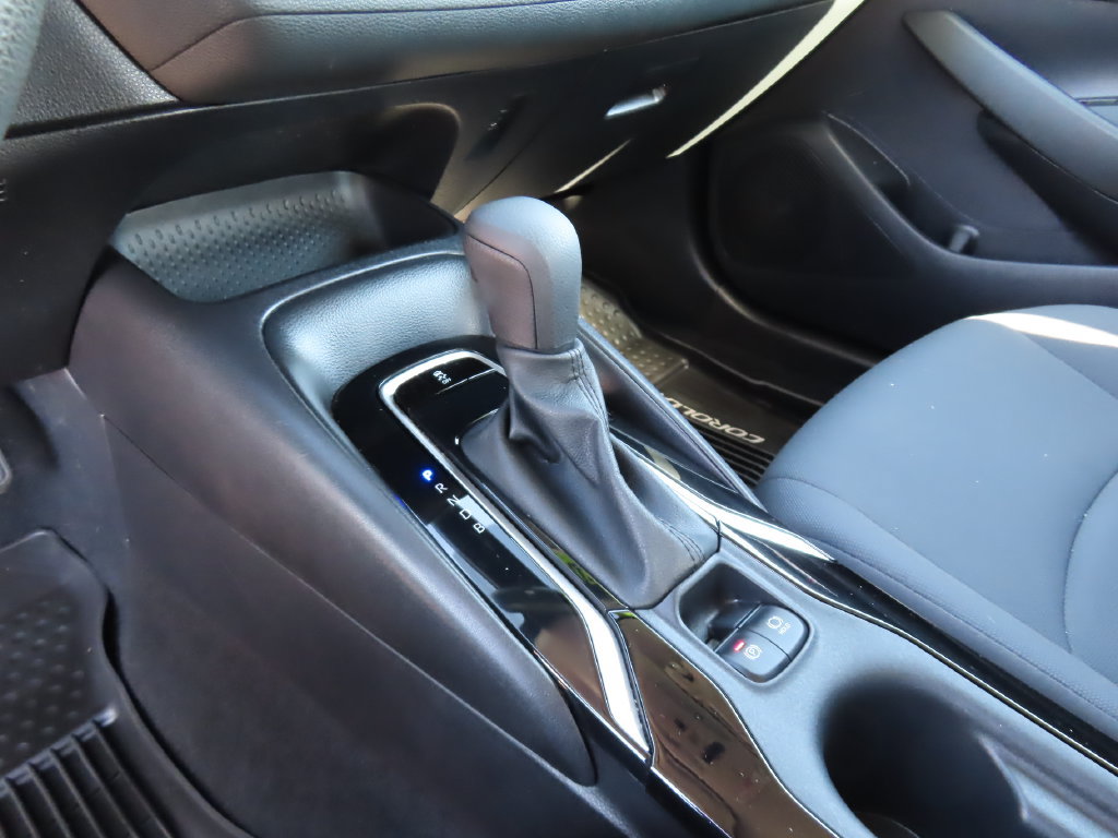 Used 2020 Toyota Corolla LE FWD image 19