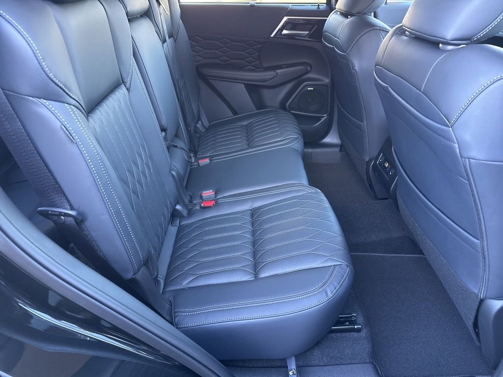 New 2026 Mitsubishi Outlander SEL image 26