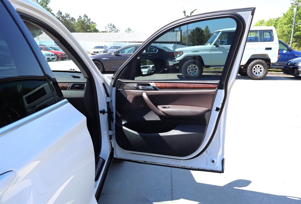 Used 2016 BMW X3 xDrive28d image 31