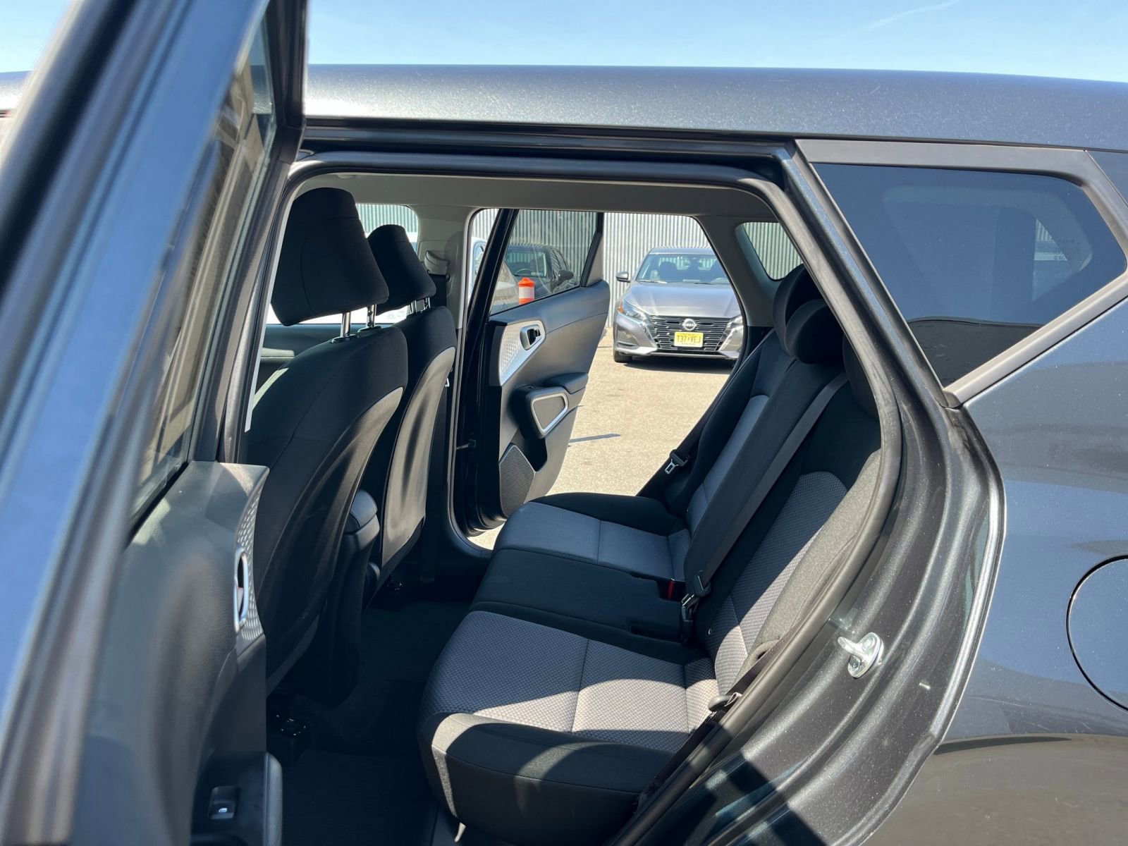 Used 2025 Kia Soul LX w/ LX Technology Package FWD image 23