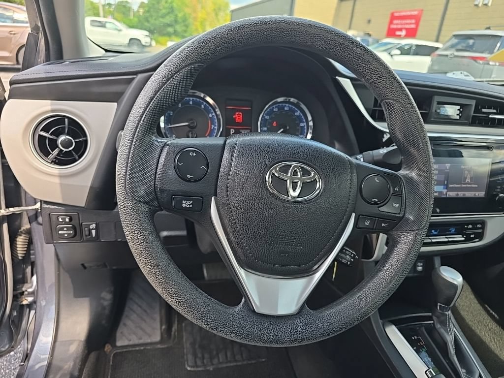 Used 2017 Toyota Corolla LE w/ Carpet Mat Package (TMS) FWD image 24
