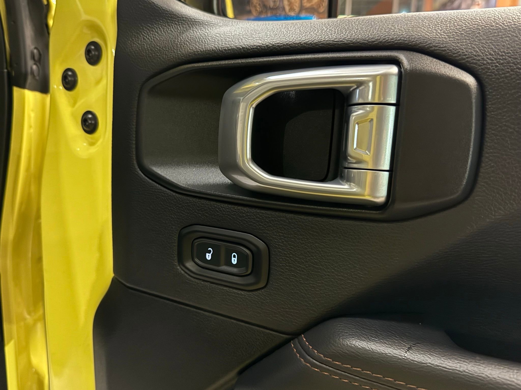 Used 2022 Jeep Wrangler Unlimited Rubicon w/ Trailer Tow Package image 18