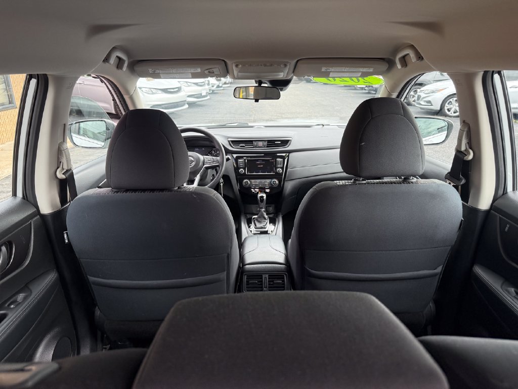 Used 2020 Nissan Rogue S FWD image 15