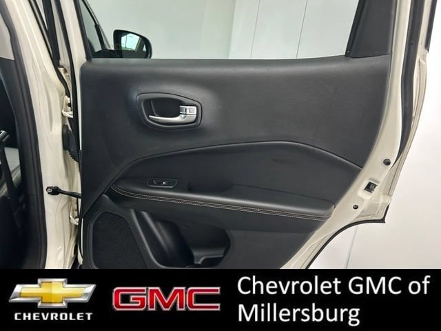 Used 2019 Jeep Compass Latitude w/ Cold Weather Group AWD/4WD image 23