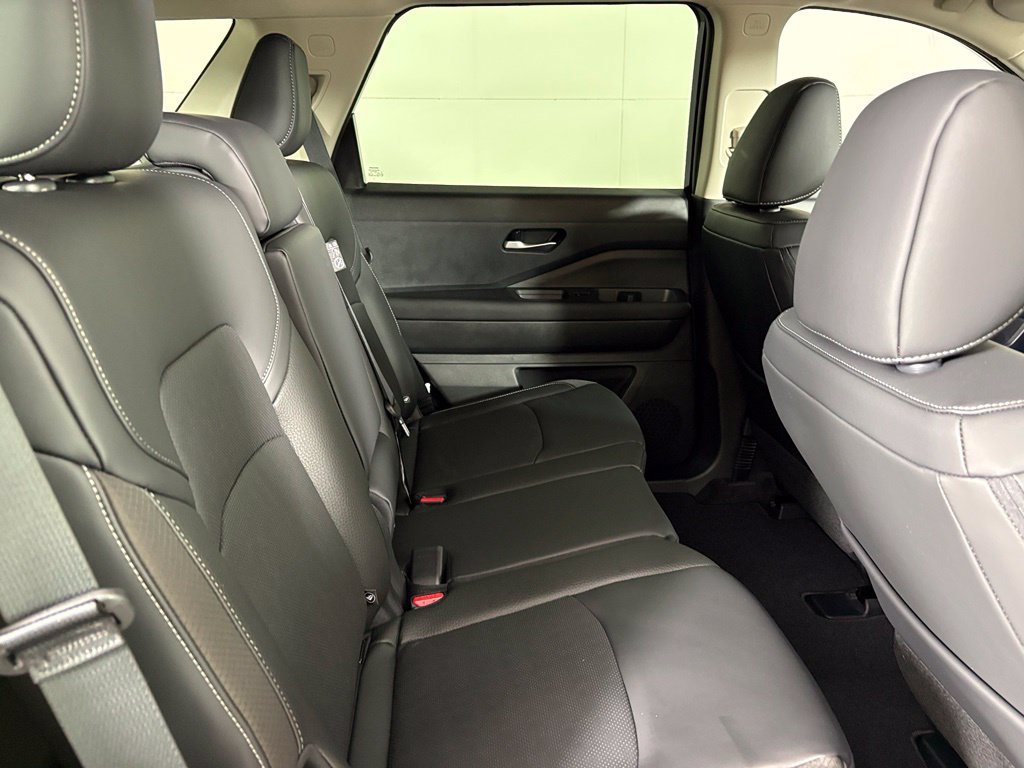 New 2026 Nissan Pathfinder SL FWD image 17