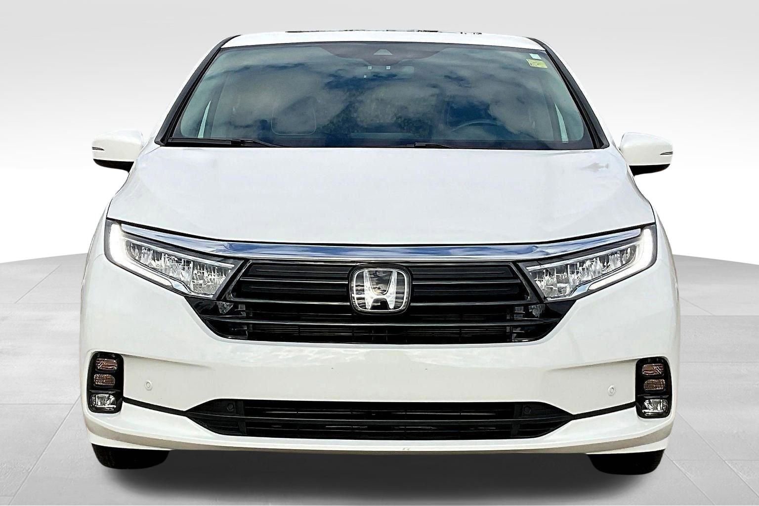 Used 2023 Honda Odyssey Elite image 3