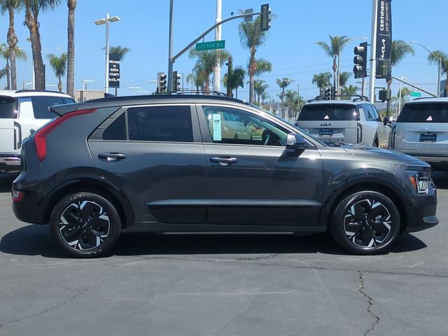 Certified 2024 Kia Niro Wave FWD image 2
