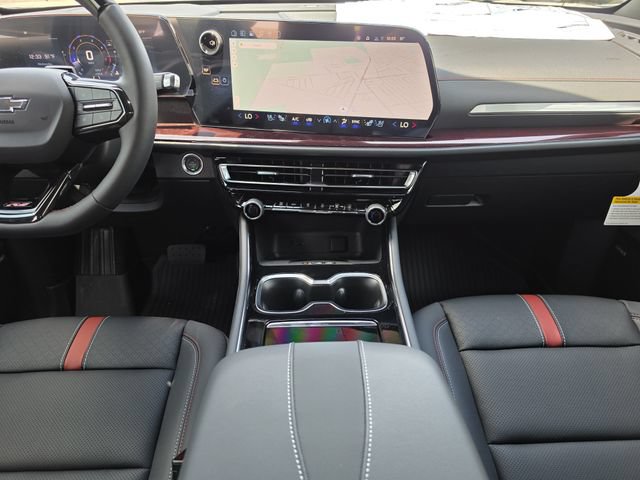 New 2026 Chevrolet Traverse RS w/ LPO, Floor Liner Package FWD image 18
