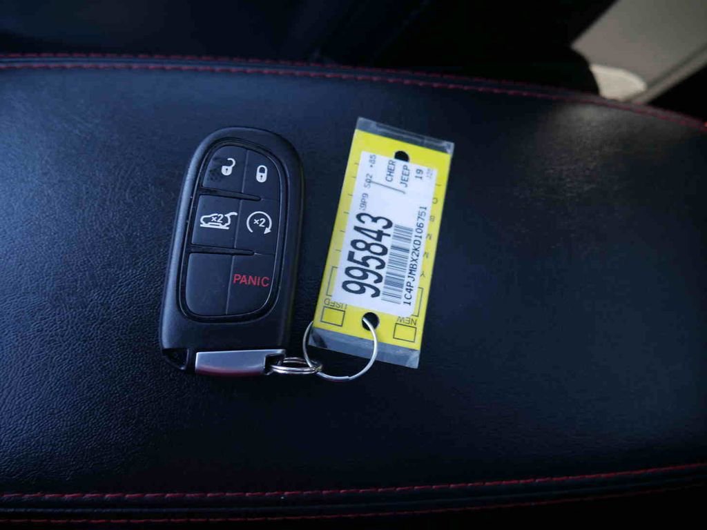 Used 2019 Jeep Cherokee Trailhawk image 36