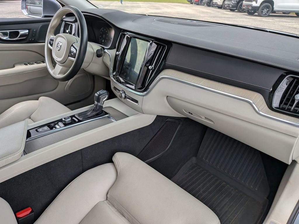 Used 2020 Volvo S60 T5 Inscription w/ Protection Package Premier FWD image 32
