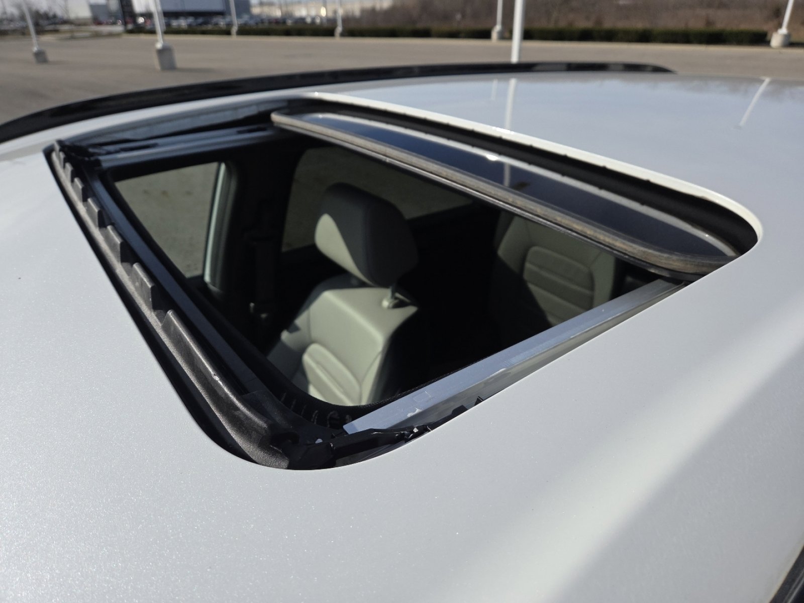 Used 2024 Honda CR-V Sport Touring image 4