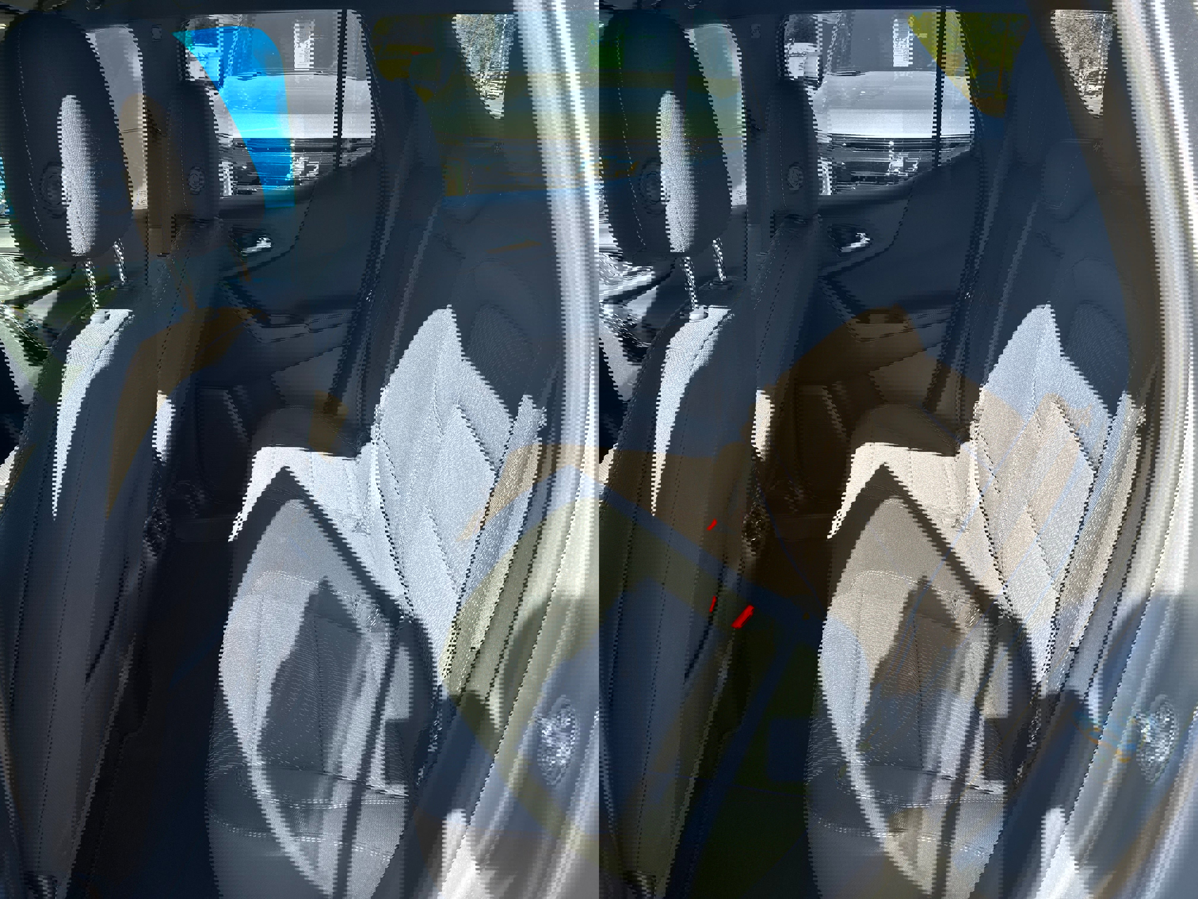 Used 2025 Chevrolet Equinox LT image 30