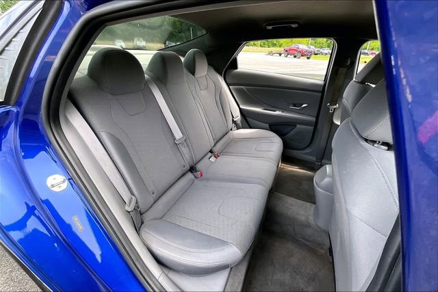 Used 2021 Hyundai Elantra SE FWD image 24