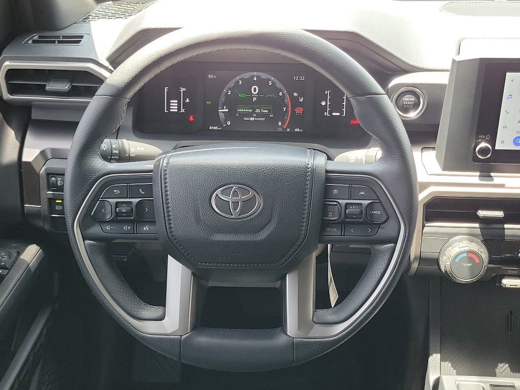 Used 2025 Toyota 4Runner SR5 AWD/4WD image 12