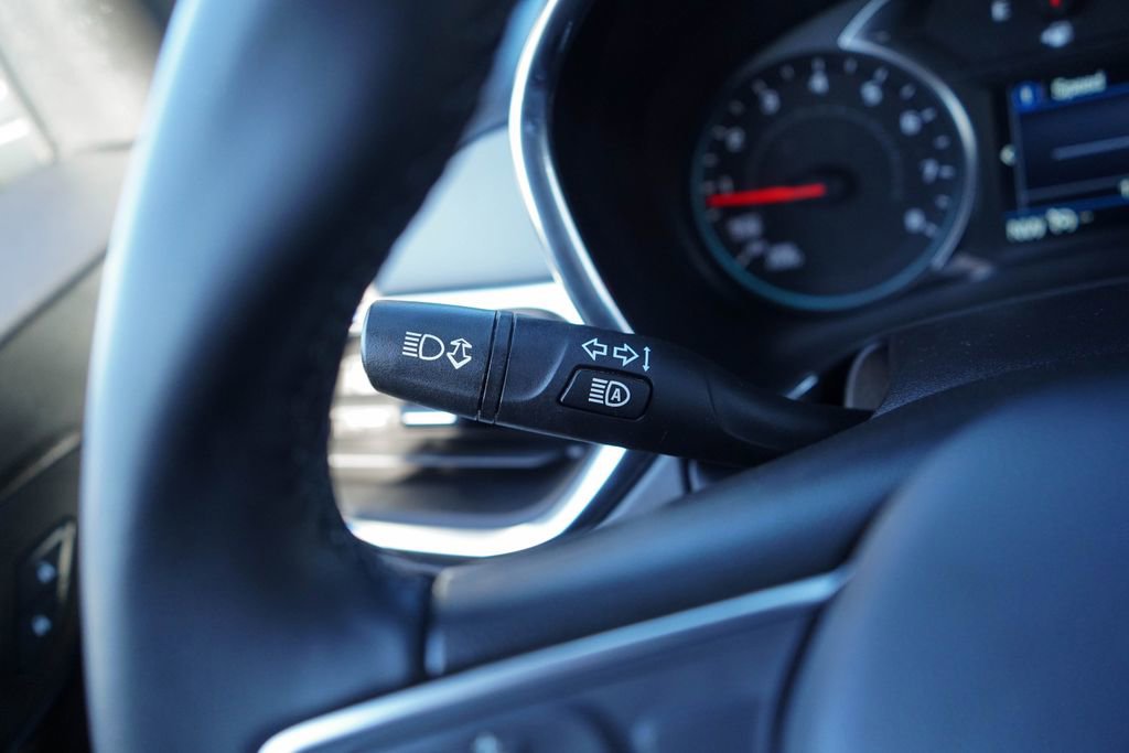 Used 2023 Chevrolet Equinox LT w/ Driver Convenience Package image 28