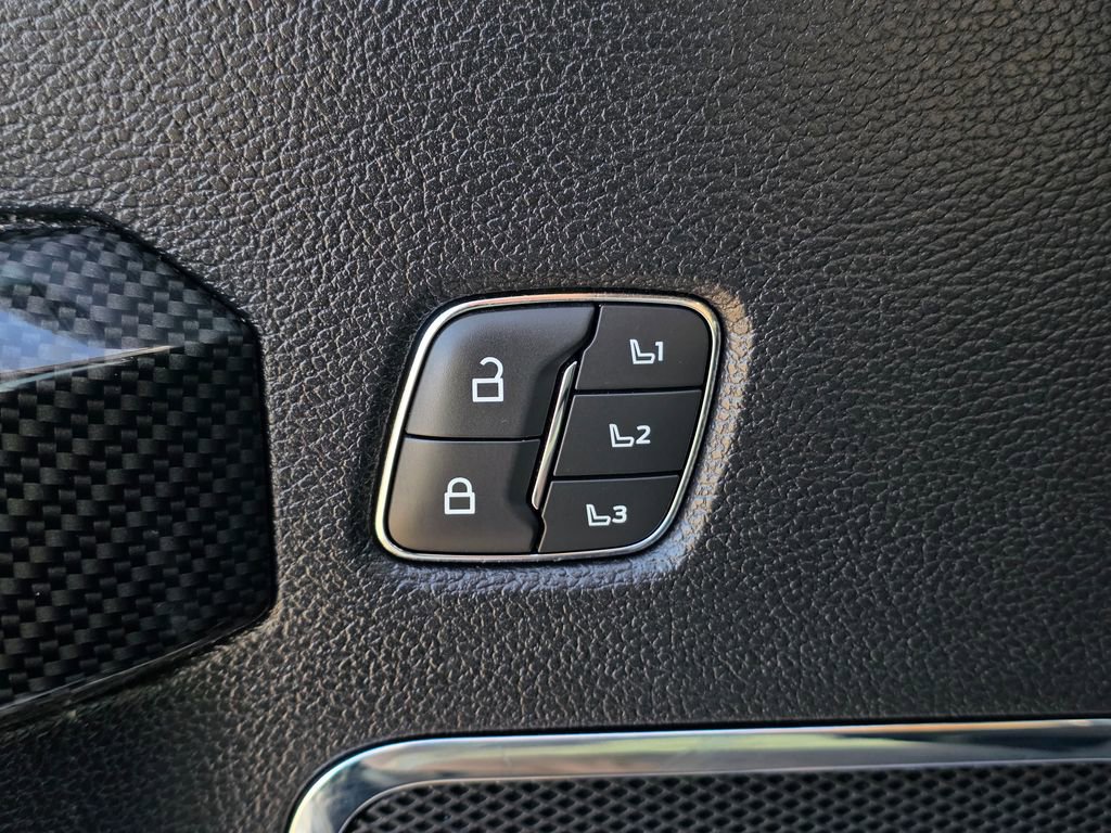 Used 2021 Ford F250 Lariat w/ Lariat Ultimate Package AWD/4WD image 53