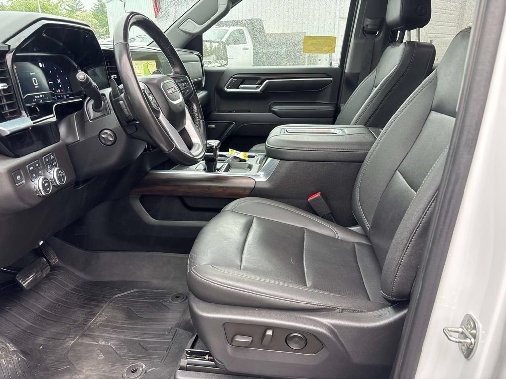 Used 2022 GMC Sierra 1500 SLT AWD/4WD image 11