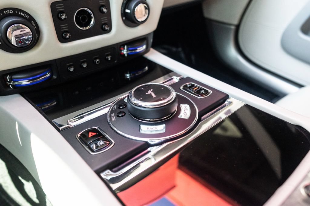 Used 2019 Rolls-Royce Wraith RWD image 31