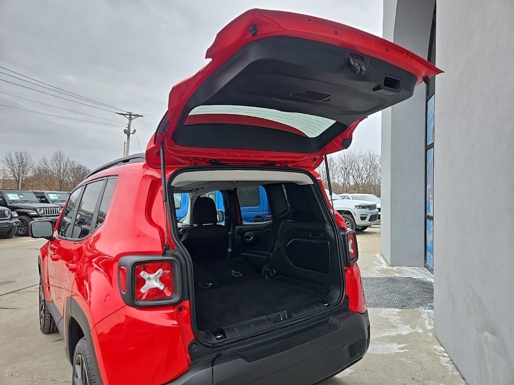 Used 2022 Jeep Renegade Latitude w/ Sun/Sound Group image 93