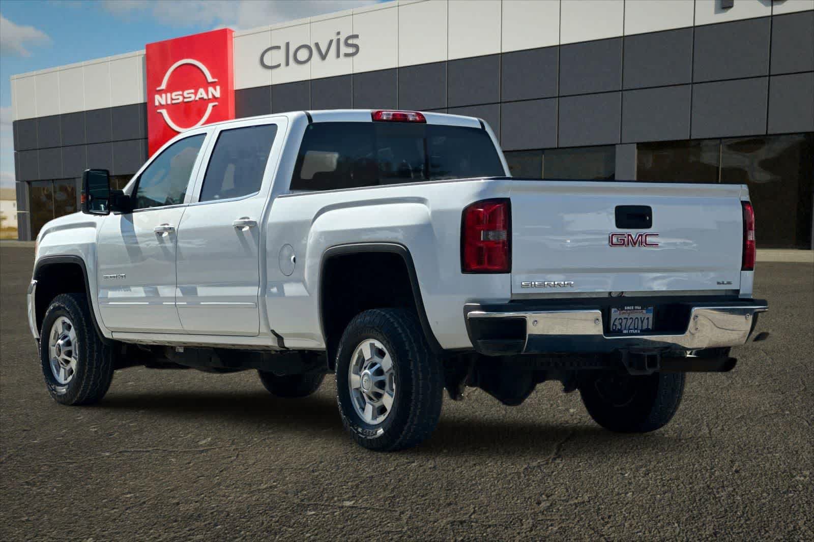 Used 2016 GMC Sierra 2500 SLE w/ SLE Preferred Package AWD/4WD image 7