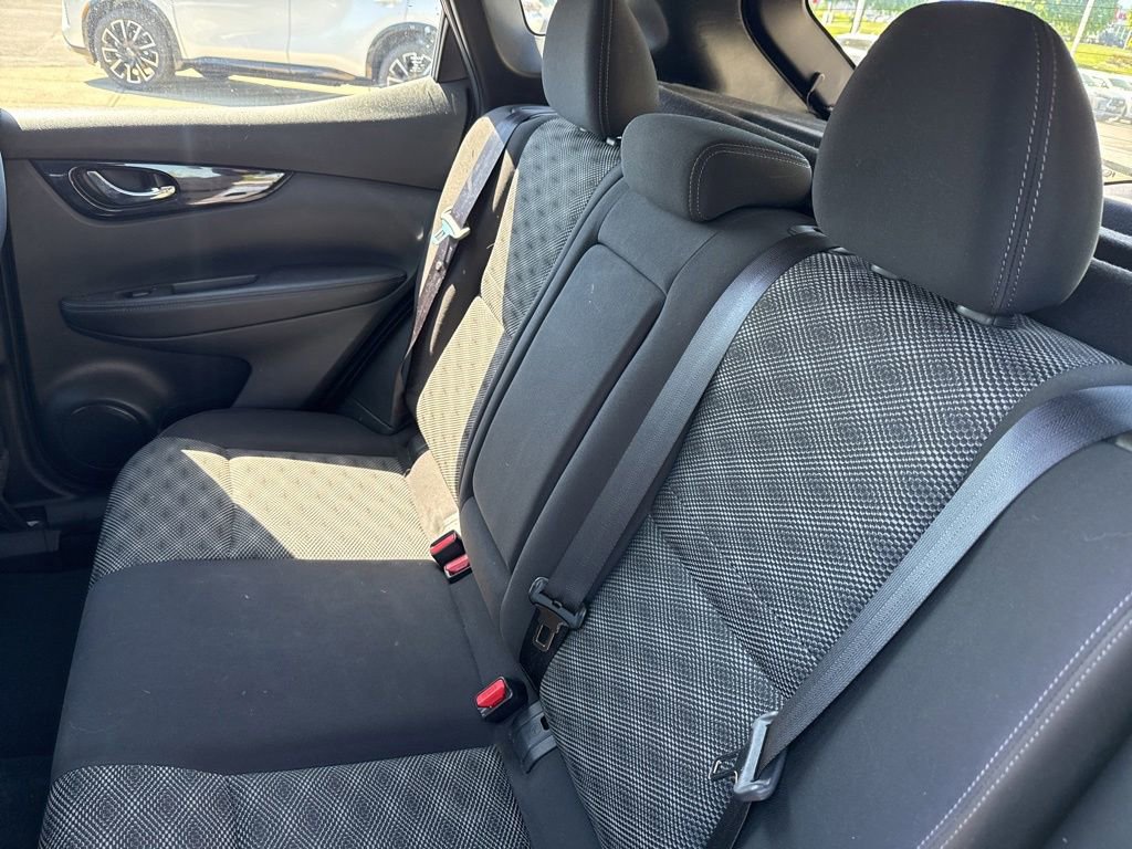 Used 2018 Nissan Rogue Sport SV AWD/4WD image 26