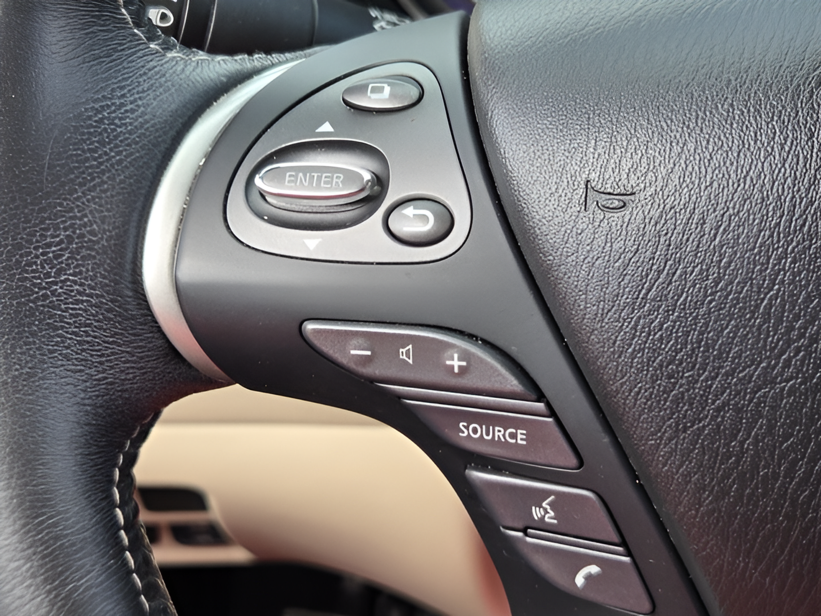 Used 2020 INFINITI QX60 Luxe w/ Sensory Package FWD image 26