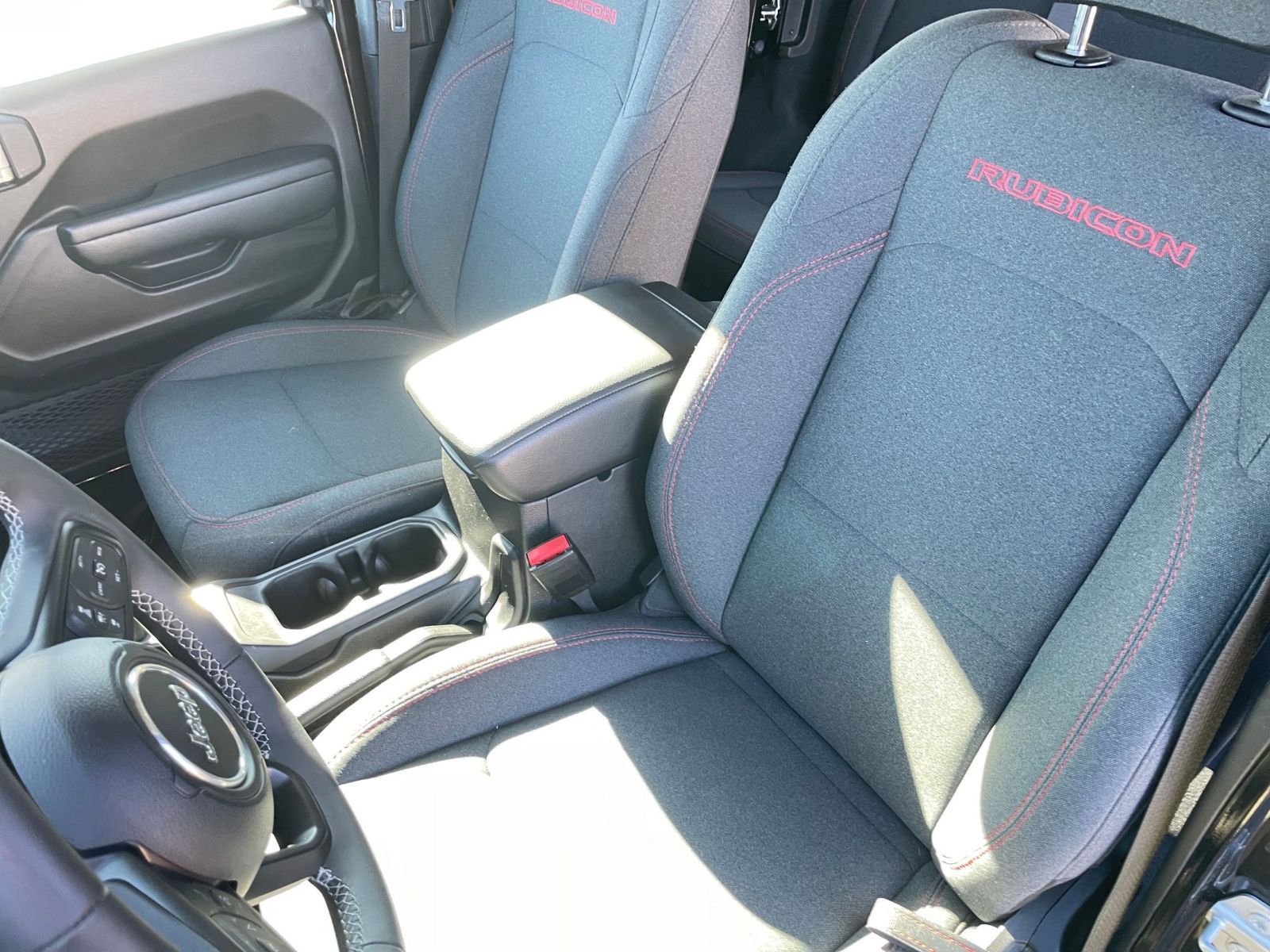 Used 2025 Jeep Wrangler Unlimited Rubicon image 36