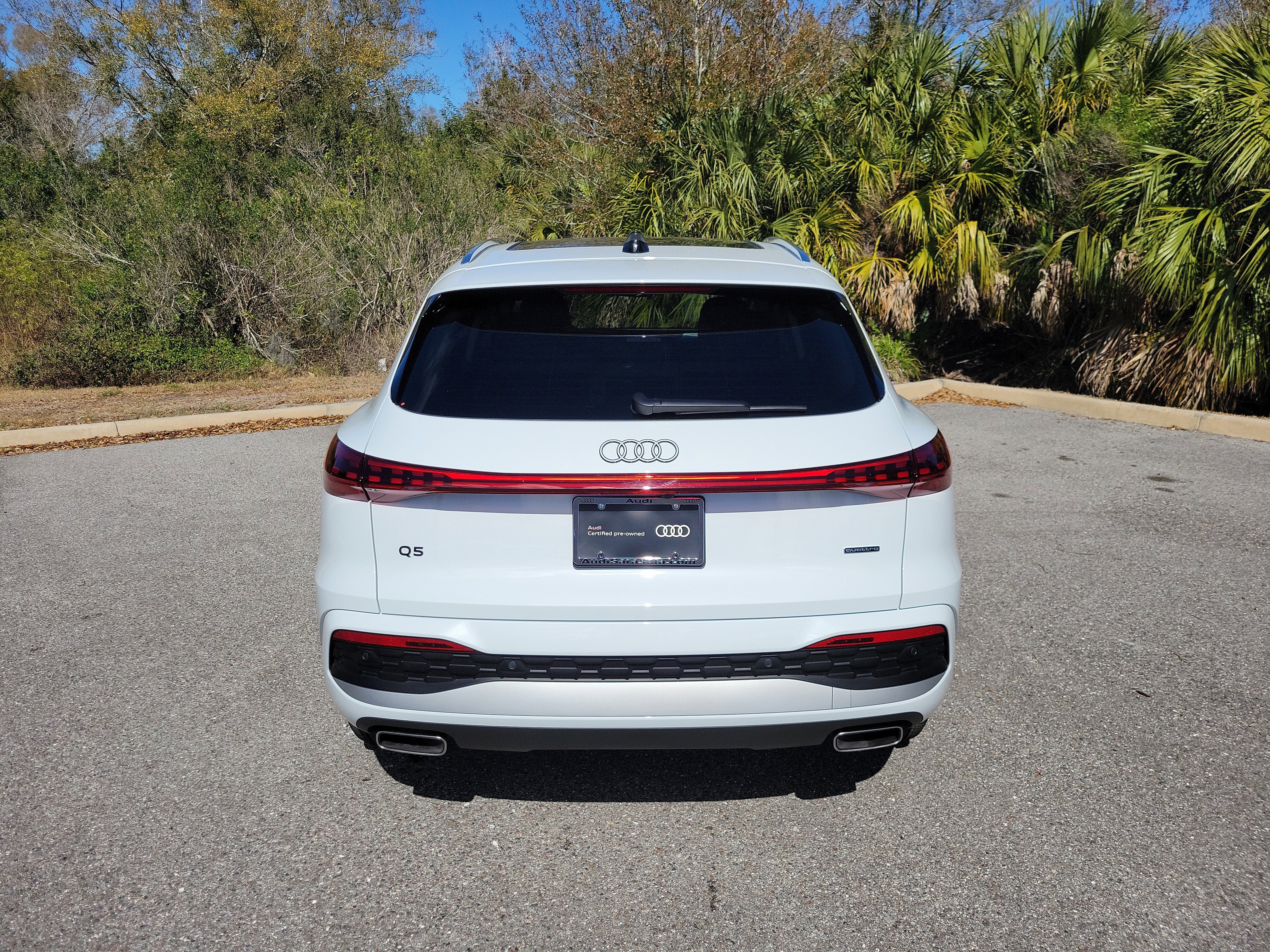 Used 2025 Audi Q5 Premium w/ Convenience Package image 5