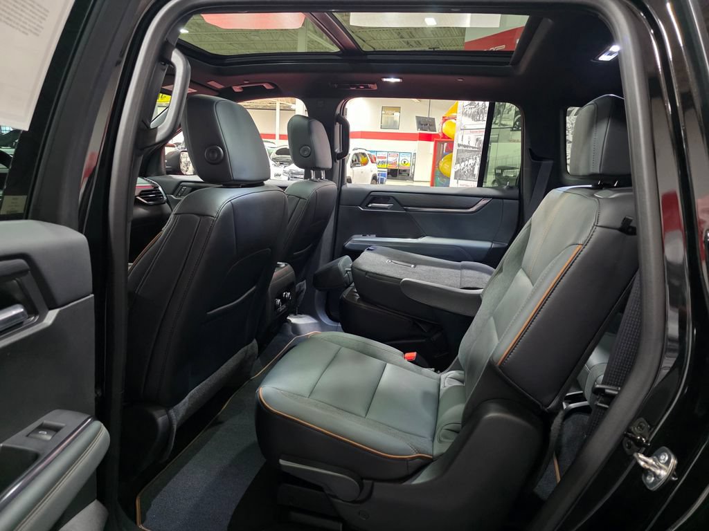 Certified 2025 GMC Acadia AT4 w/ Super Cruise Package AWD/4WD image 23