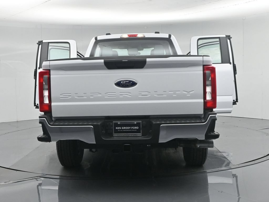 New 2026 Ford F350 XL w/ XL Chrome Package RWD image 31