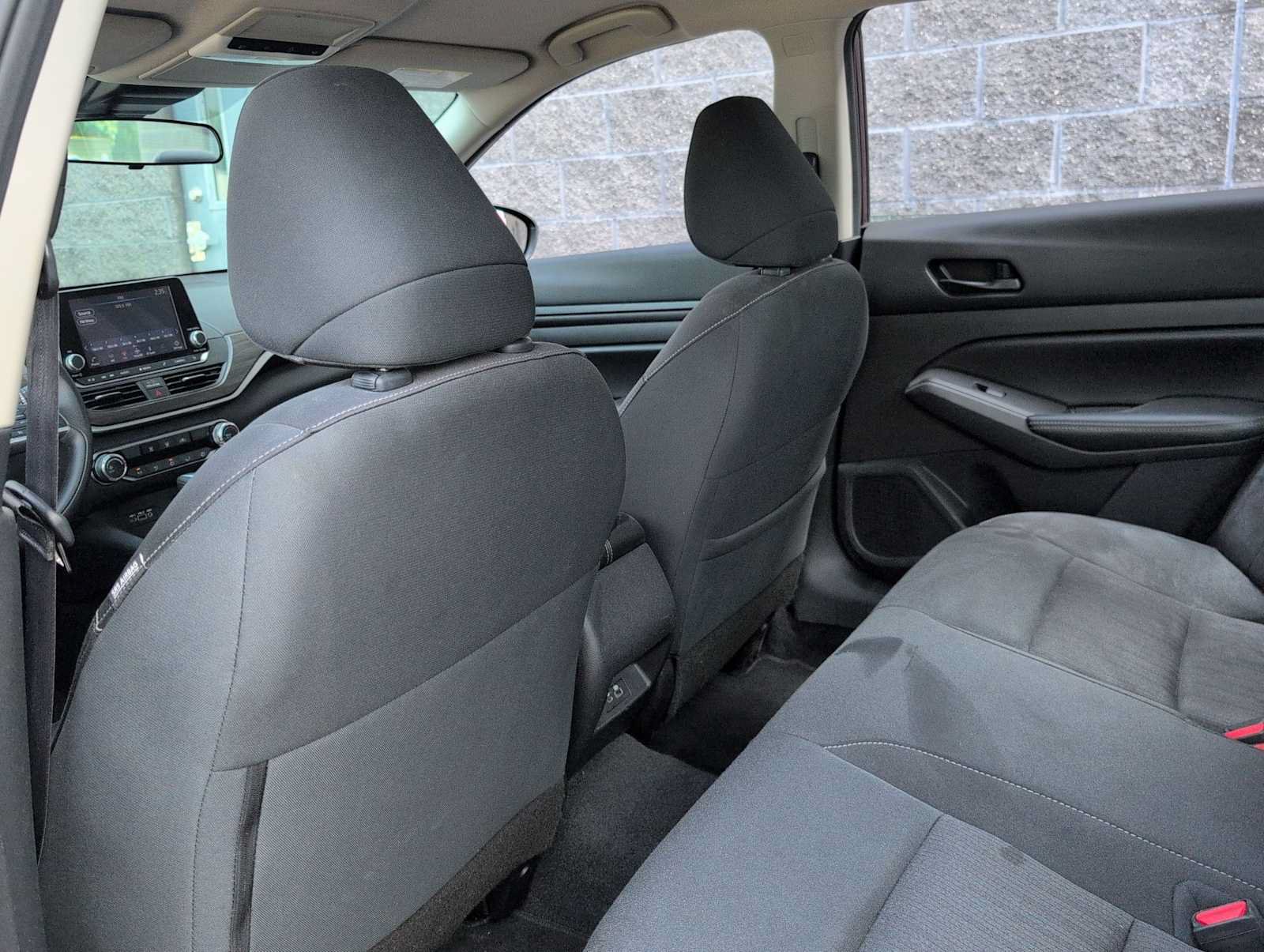 Used 2024 Nissan Altima 2.5 SV FWD image 18