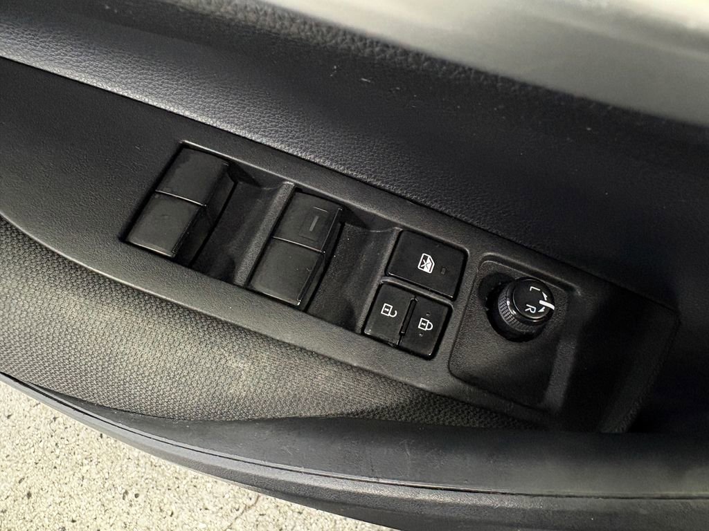 Used 2021 Toyota Corolla LE image 11