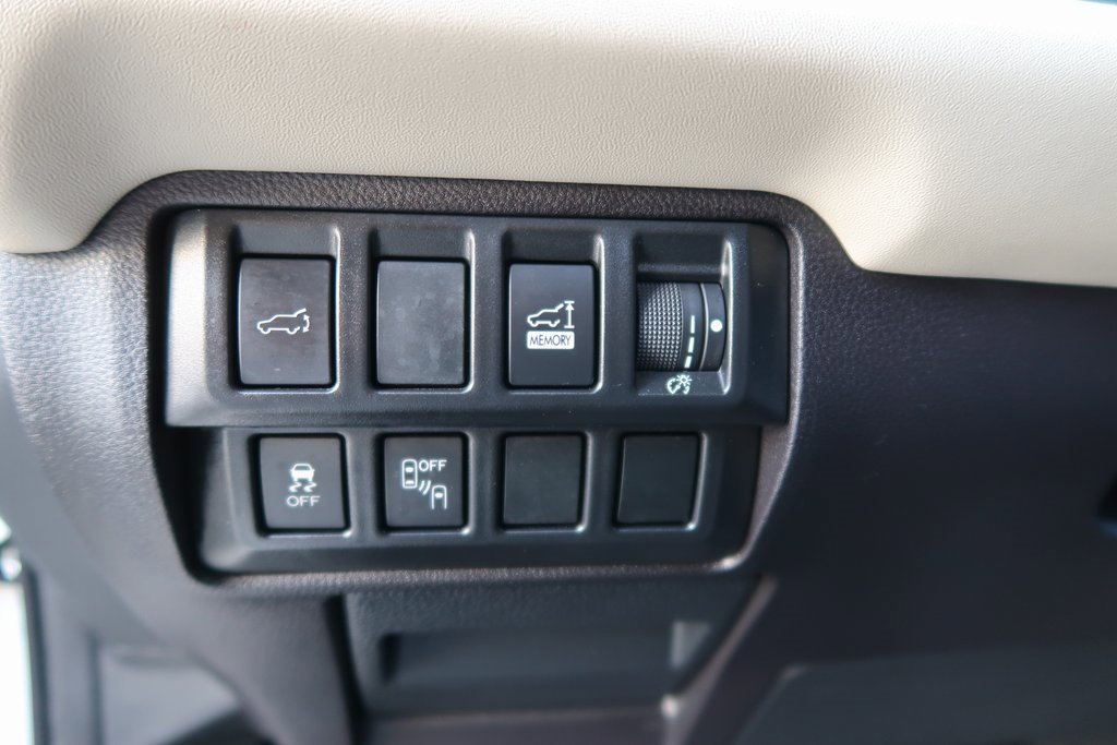 Used 2019 Subaru Ascent Limited w/ Popular Package #3 image 16