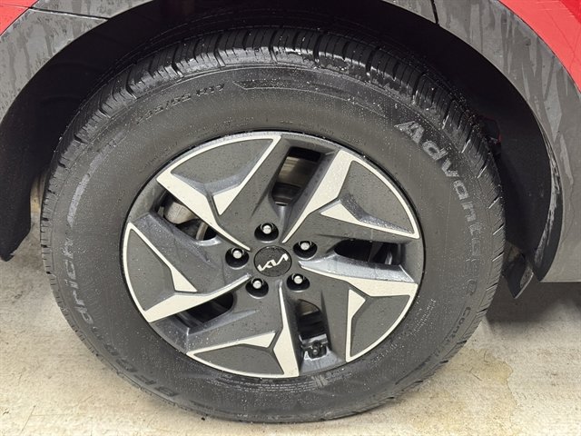 Used 2022 Kia Sorento S image 9