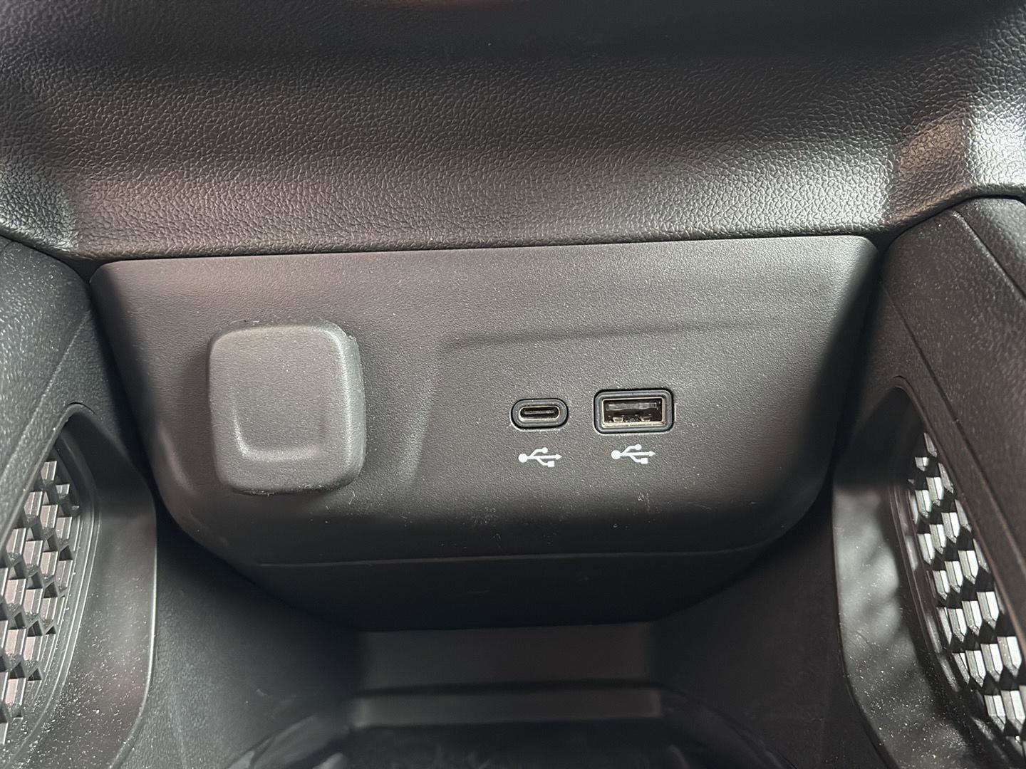 Used 2025 Chevrolet TrailBlazer LT w/ Convenience Package FWD image 16