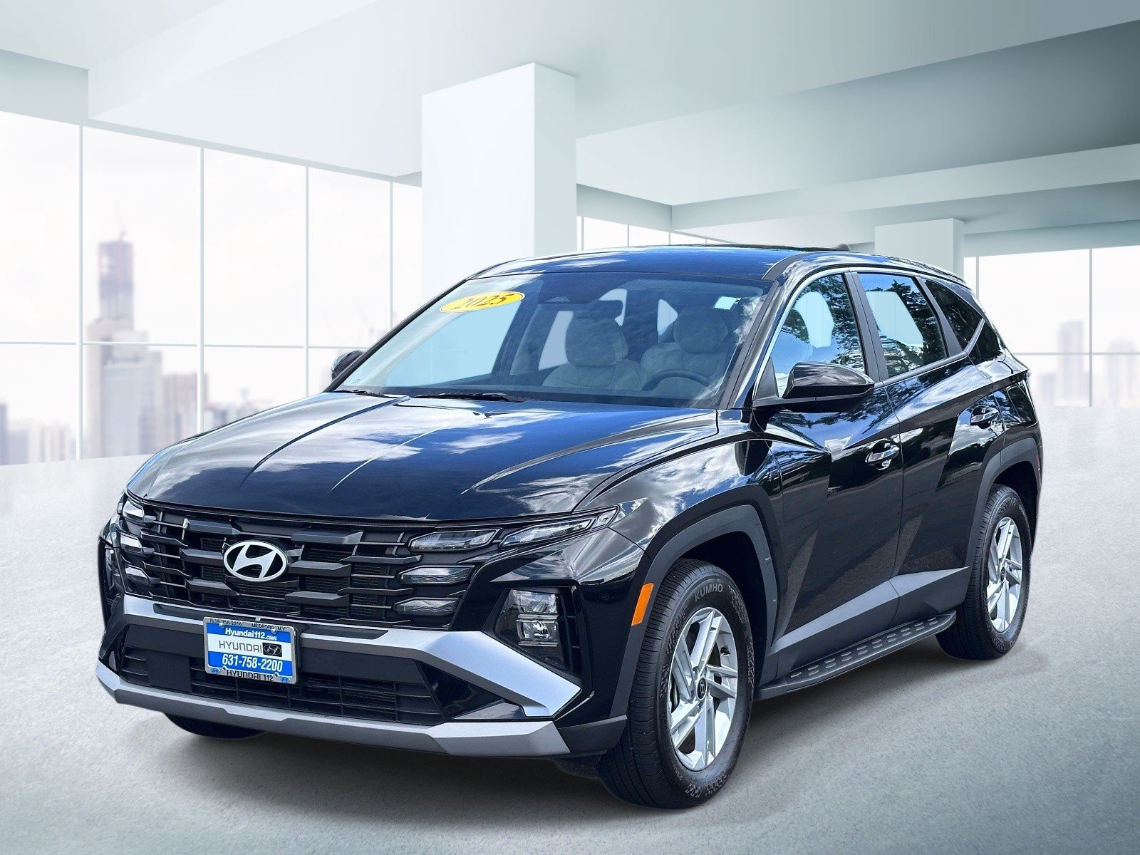 Used 2025 Hyundai Tucson SE AWD/4WD image 1