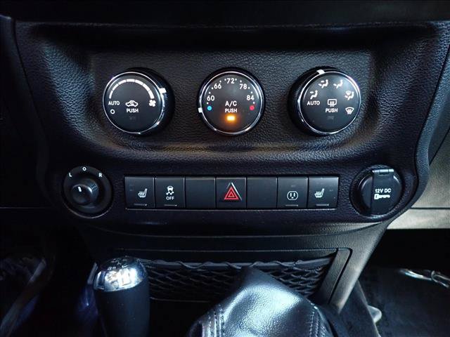 Used 2015 Jeep Wrangler Rubicon AWD/4WD image 18