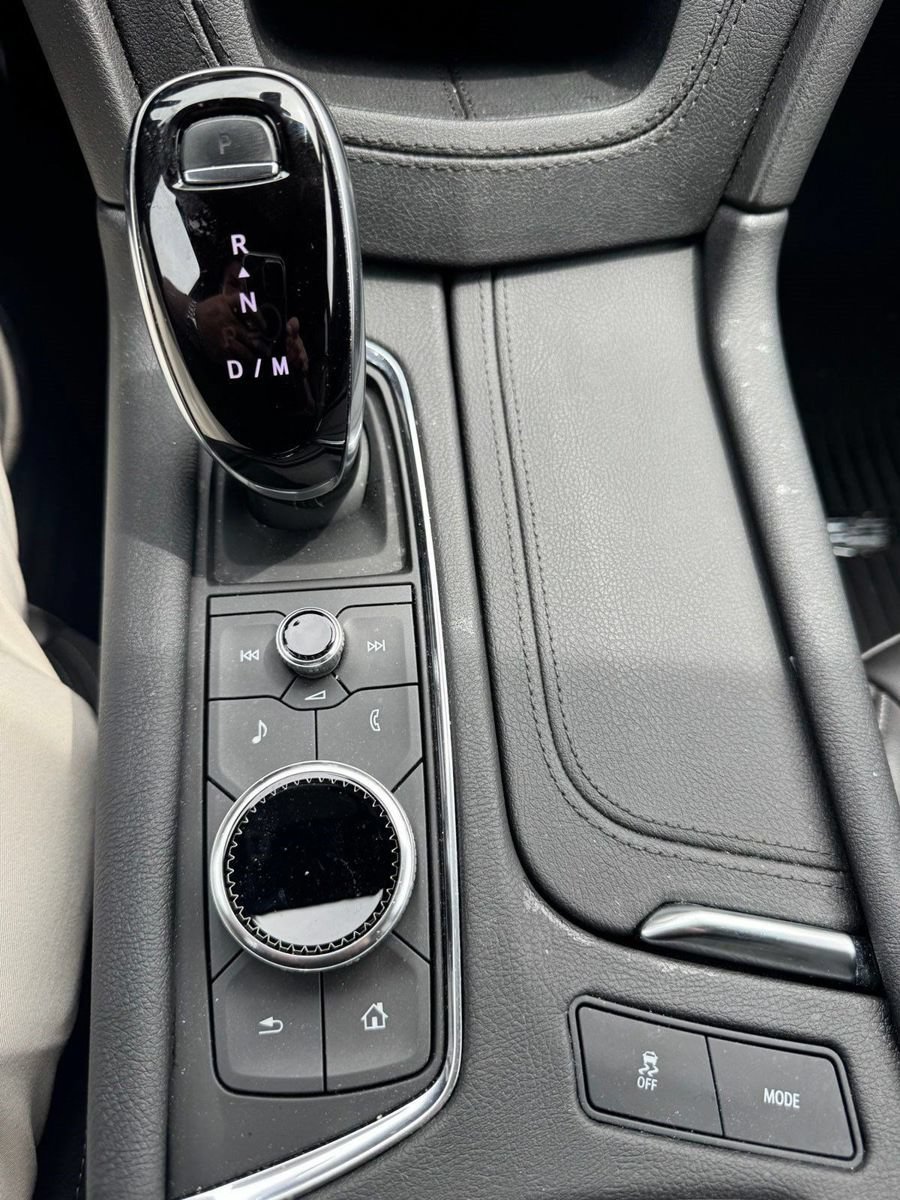 Certified 2024 Cadillac XT6 Luxury w/ LPO, Floor Liner Package AWD/4WD image 20